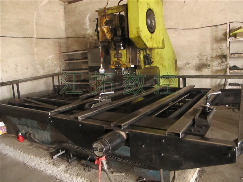 江拓數控沖床設備